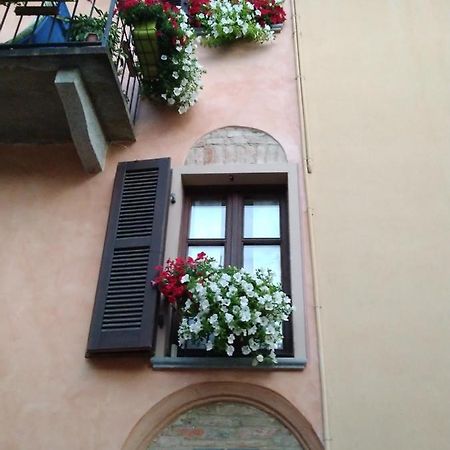 Holiday House Antica Dimora Soggiorni In Langa Centro Storico La Morra Exteriör bild