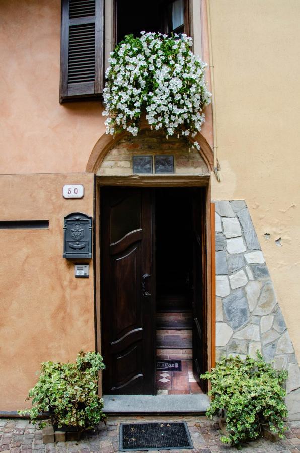 Holiday House Antica Dimora Soggiorni In Langa Centro Storico La Morra Exteriör bild