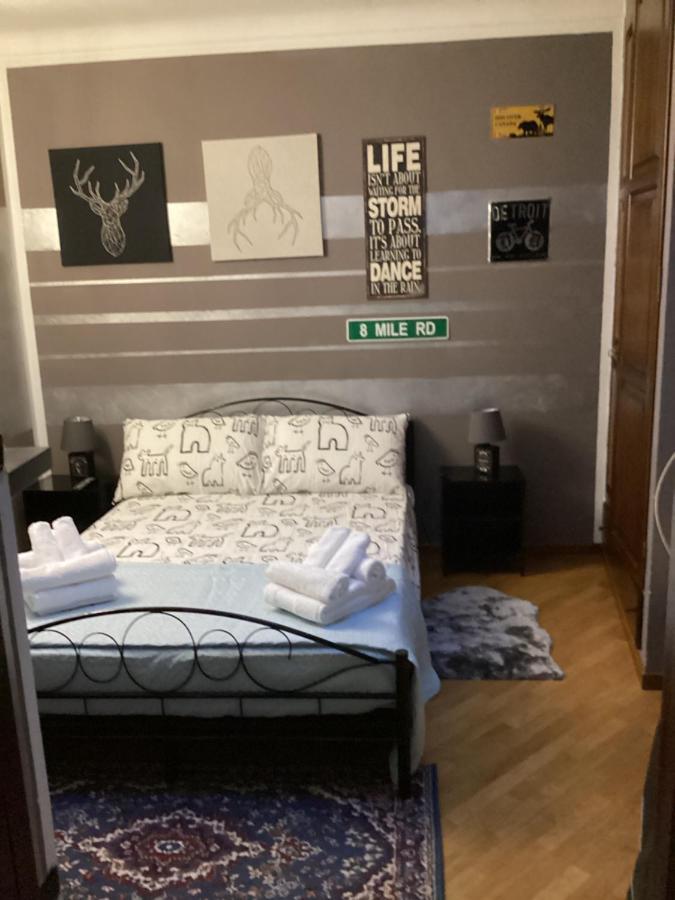 Holiday House Antica Dimora Soggiorni In Langa Centro Storico La Morra Exteriör bild
