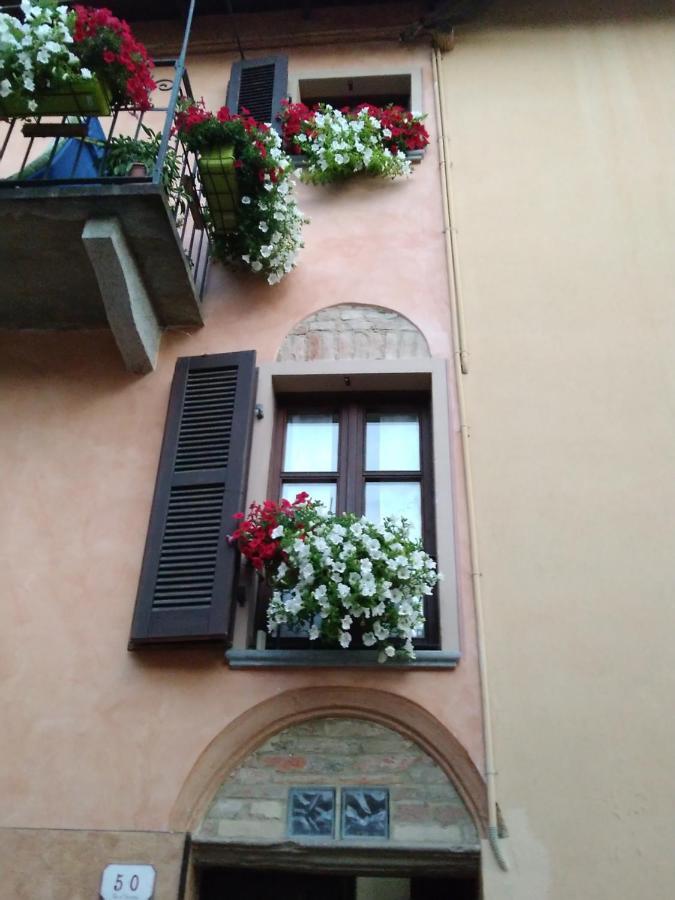 Holiday House Antica Dimora Soggiorni In Langa Centro Storico La Morra Exteriör bild
