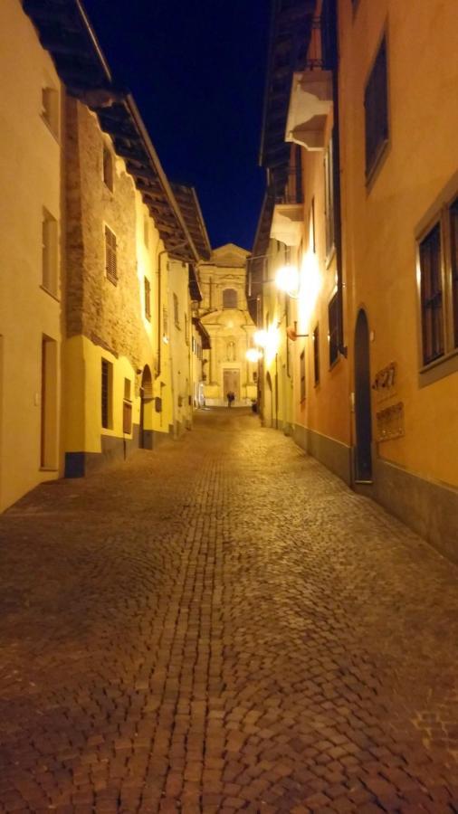 Holiday House Antica Dimora Soggiorni In Langa Centro Storico La Morra Exteriör bild