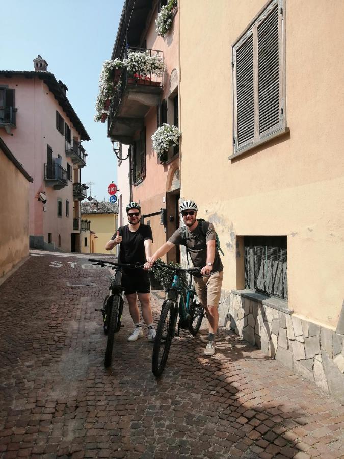 Holiday House Antica Dimora Soggiorni In Langa Centro Storico La Morra Exteriör bild